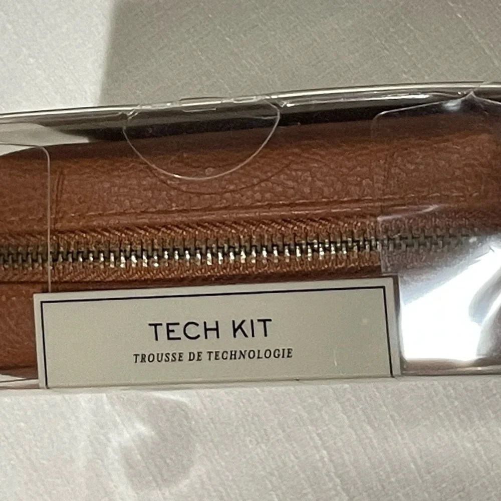 Pinch Provisions Brown Tech Kit - 8 Essentials Headset Organizer